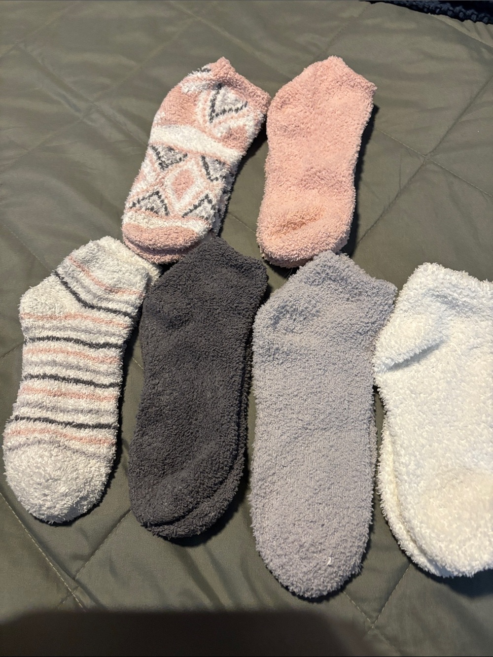 6 pair of fluffy socks